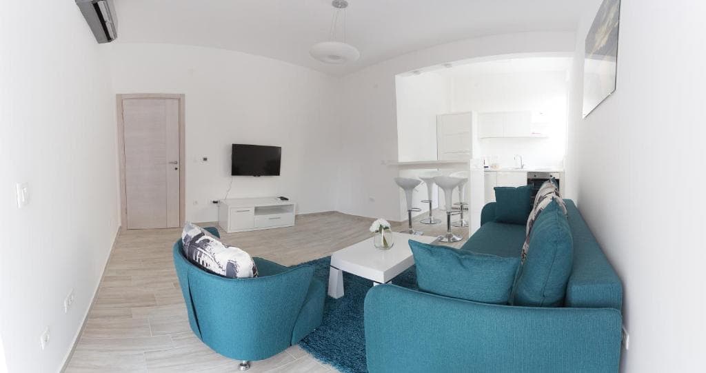 Apartman (pogled na bazen) u Nautilus Apartments, Crna Gora — 1